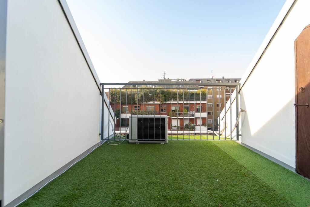 5 Giornate Apt Con Terrazzo E Garage Privato Milano Dış mekan fotoğraf